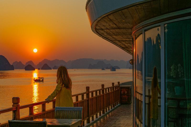 Heritage Line Ylang Cruise - Halong Bay & Lan Ha Bay Ha Long Bagian luar foto